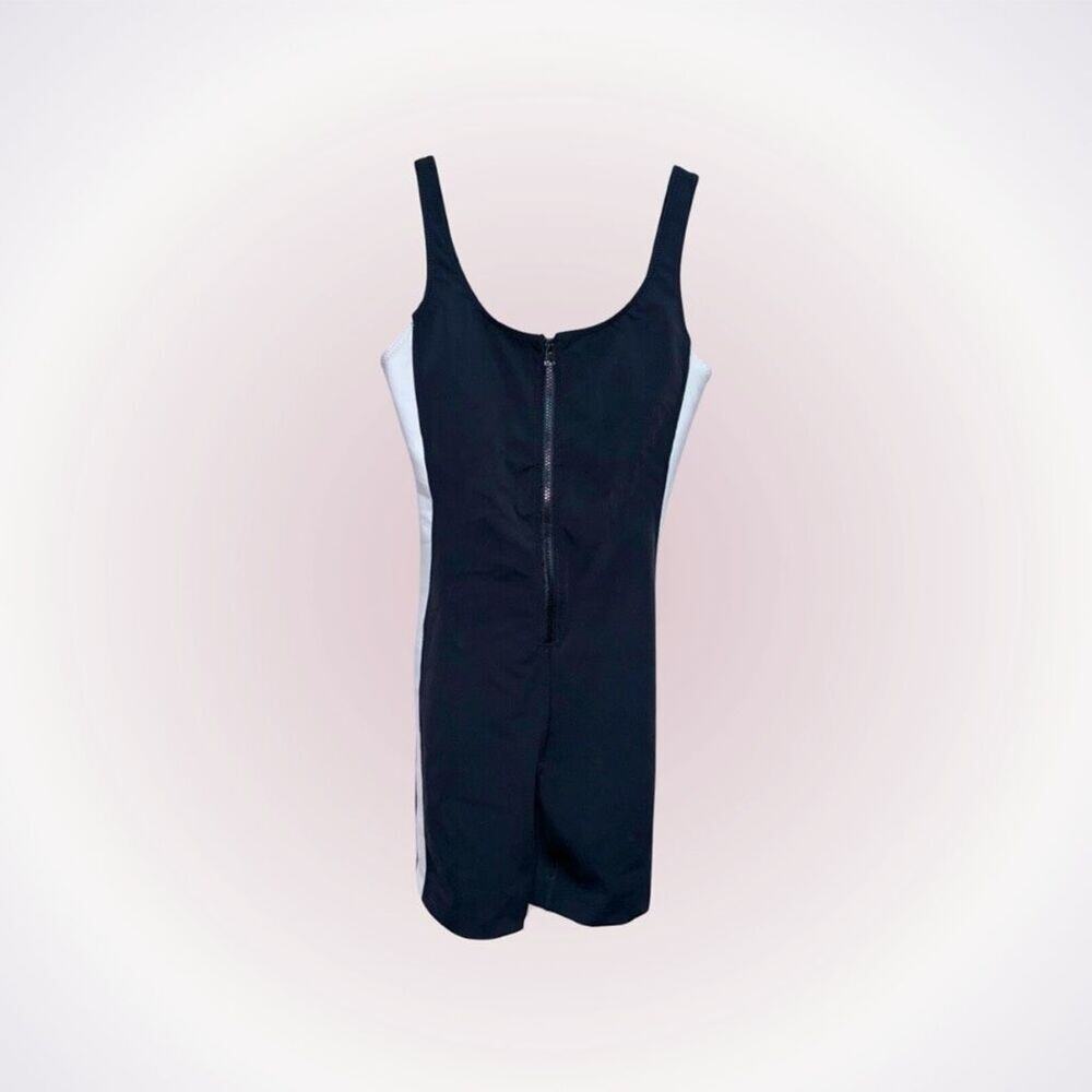 Gigi C Sport Theo black and white zip front sleeveless workout romper | Sz S